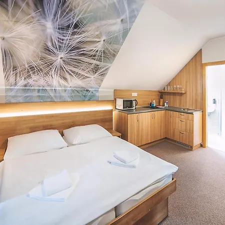 Zaria Apartament Bešeňová